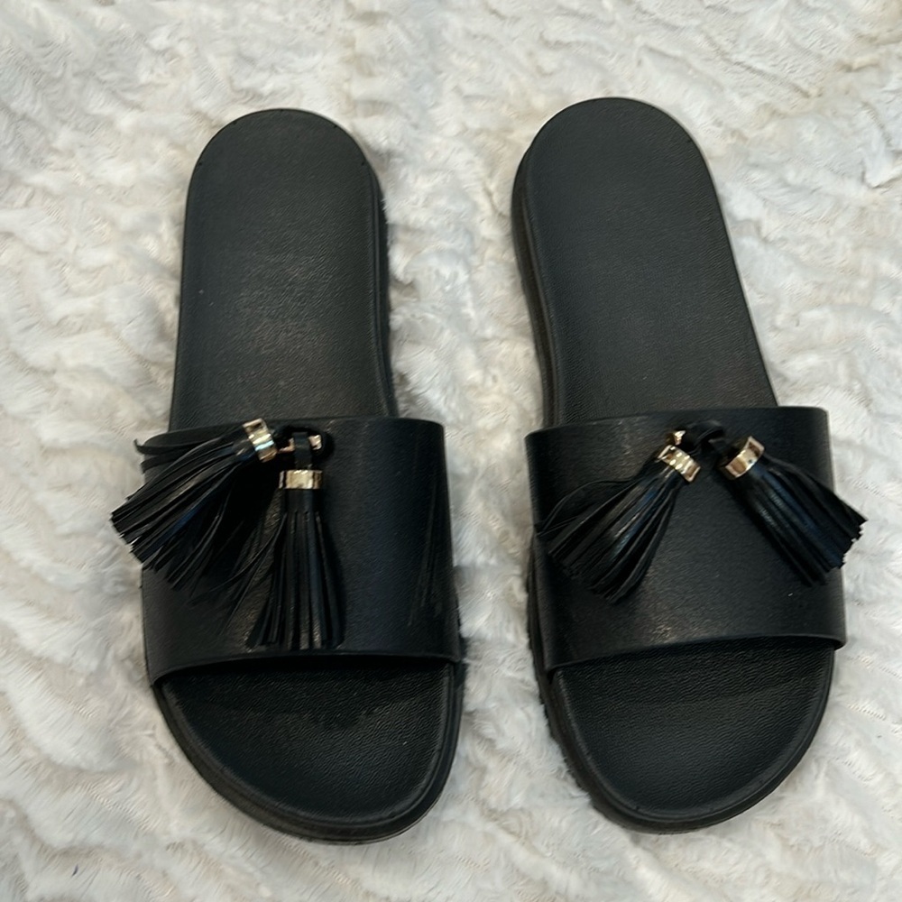 Tassel faux leather slip on slides women’s size 7 classic black summer sandals